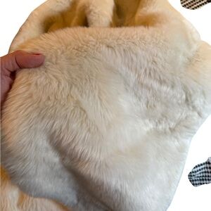 RH- Restoration Hardware Luxurious Cream Faux Fur Shawl Scarf